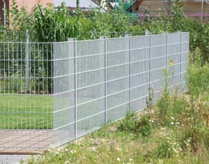 ein Zaun im Neubaugebiet Lner Heide